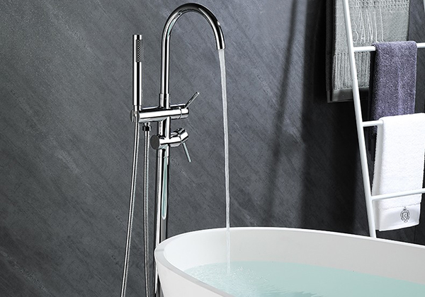 Robinet de baignoire de salle de bains Mélangeur autoportant de sol en laiton de haute qualité Robinet de baignoire et robinets de douche Fournisseur de robinet de baignoire en Chine Ensemble de douche de bain carré en laiton monté au sol avec douchette Robinet d'évier de baignoire autoportant Bec de cascade Design magnifique Bathtub faucet waterfall spout design beautiful
