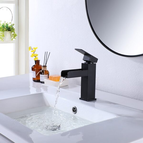 ⁦Wholesale Brass Single Handle Bathroom Faucets Waterfall Bathroom Basin Faucet Mixer Tap Wash Basin Faucet⁩ - الصورة ⁦3⁩