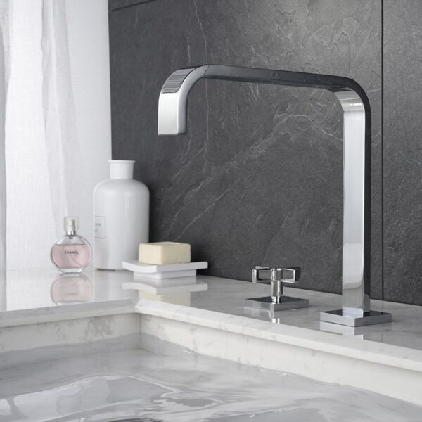 Factory High Quality Brass 8 Inch Two Handle Three Hole Bathroom Sink Faucet - Imagem 3