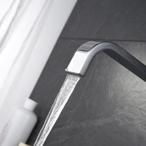 Factory High Quality Brass 8 Inch Two Handle Three Hole Bathroom Sink Faucet - Imagem 5