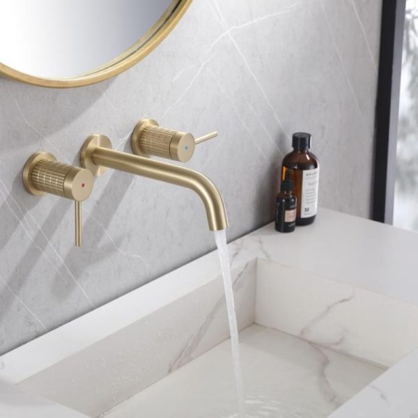 Luxury Bathroom Sink Faucet 3 Holes Brass Wash Basin Faucet Knurled Hot Cold Water Mixer Wall Mounted Basin Mixer Tap