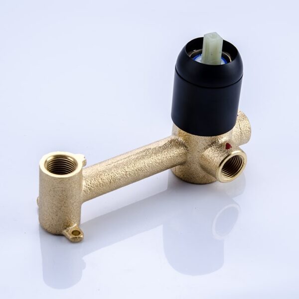 ⁦Luxury Single Handle Brass Waterfall Wall Mounted Basin Faucets Bathroom Wall Faucet⁩ - الصورة ⁦11⁩
