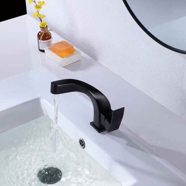 New Designer Matte Black Sink Vessel Water Faucet Brass Single Hole Basin Faucet - Imagen 4