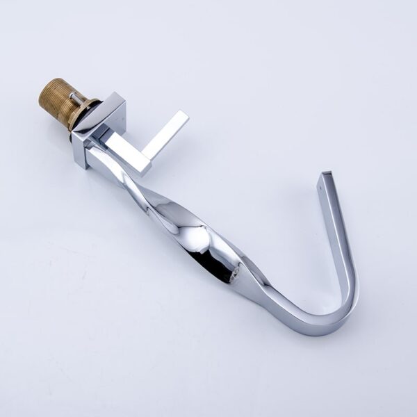 ⁦New Design Bathroom Sink Faucet Brass Distorted Waterfall Basin Faucet⁩ - الصورة ⁦12⁩